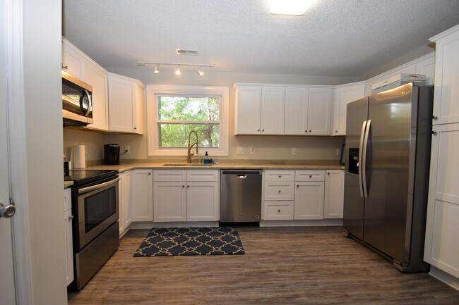 Building Photo - 4609 Trafalgar Rd