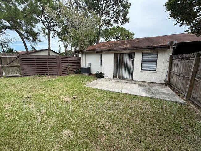 Building Photo - 2040 Sunset Grove Ln