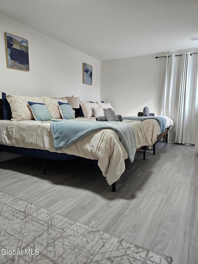 Building Photo - 489 Grooms Rd