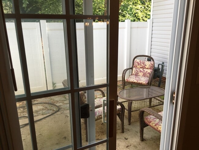 Building Photo - 448 Dunwood Dr