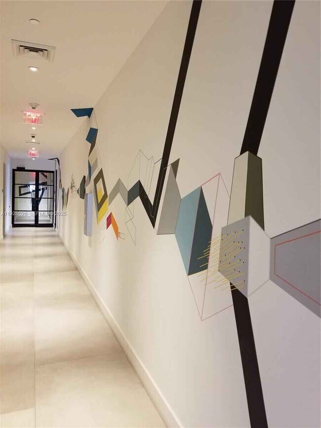 Building Photo - 121 NE 34th St