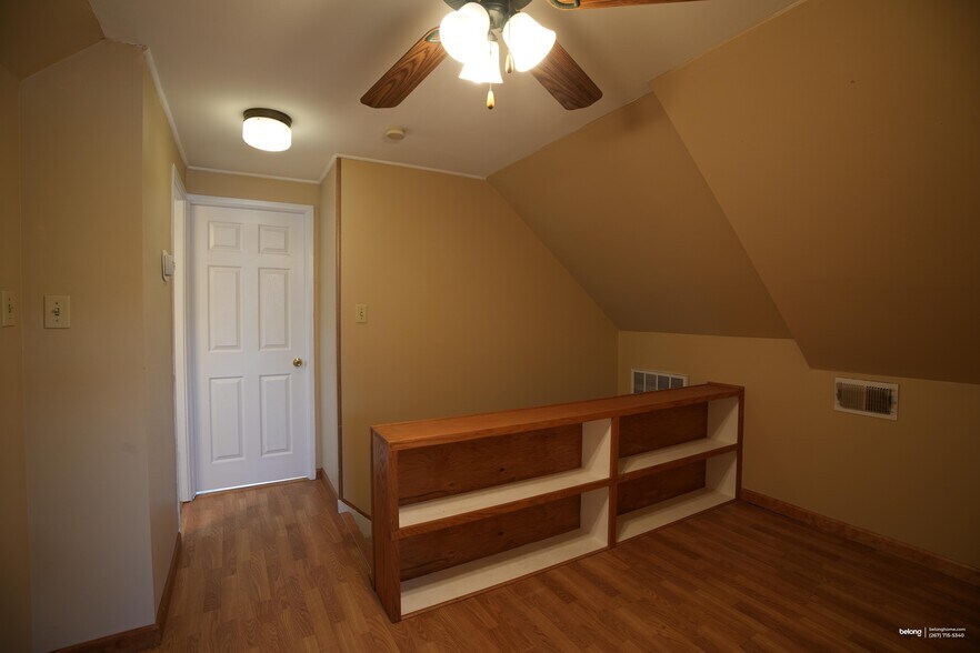 Building Photo - 90 Cobalt Ridge Dr E