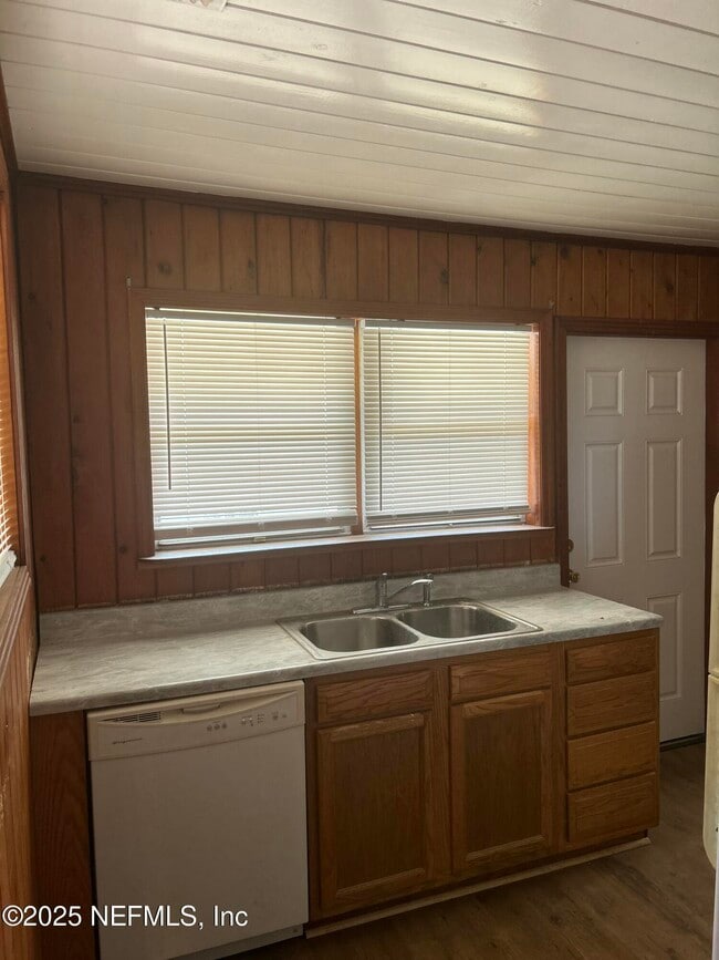 Building Photo - 5104 Palmer Ave