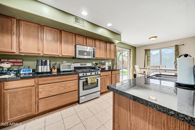 Building Photo - 15385 W Cottonwood Cir