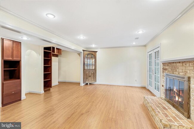 Building Photo - 10401 Courthouse Dr