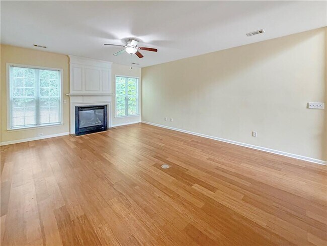 Building Photo - 2380 Fairlie Dr