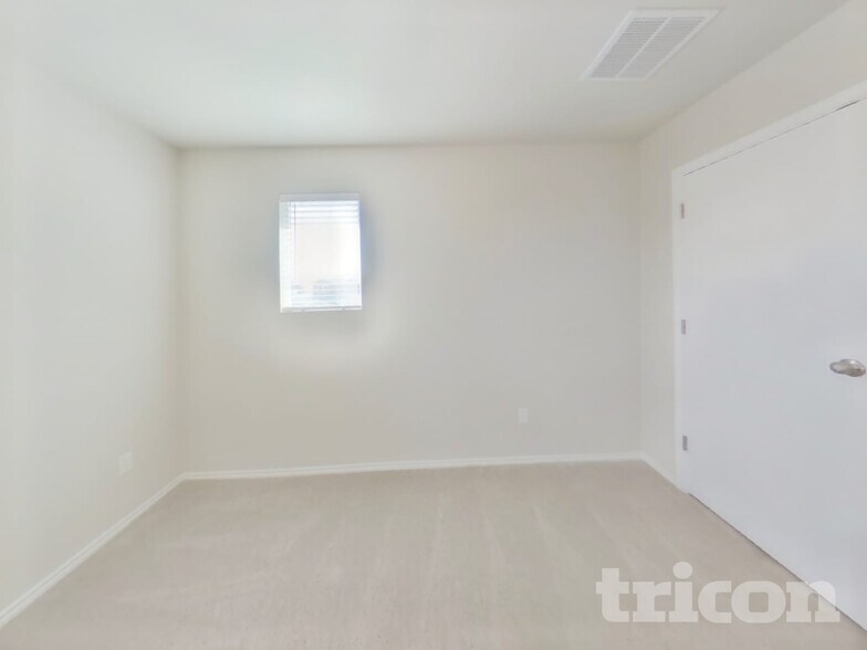 Building Photo - 5112 Saddle Clb Dr