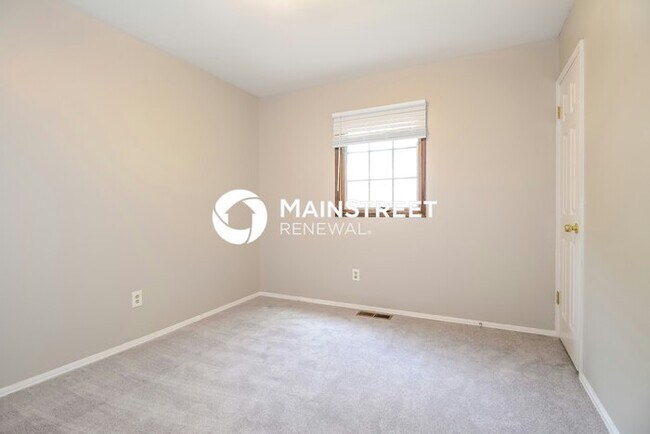 Building Photo - 4 Bedroom Pet-Friendly Home in Florissant,...