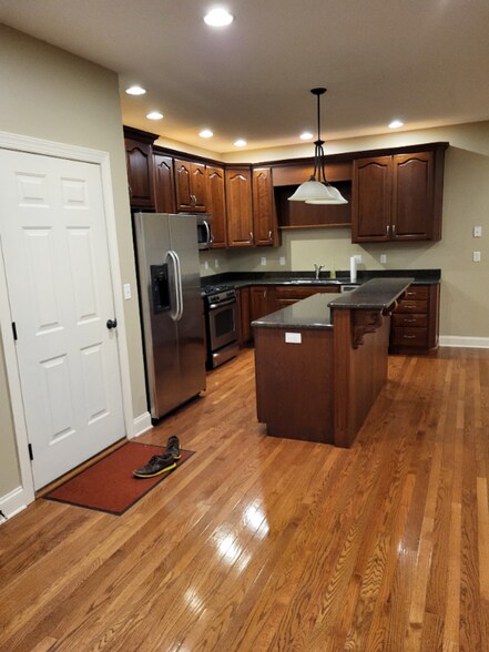 Building Photo - 113 Legacy Dr