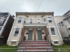 Building Photo - 159 Lewis St