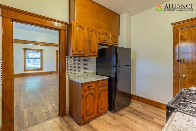 Building Photo - 800 Osage St