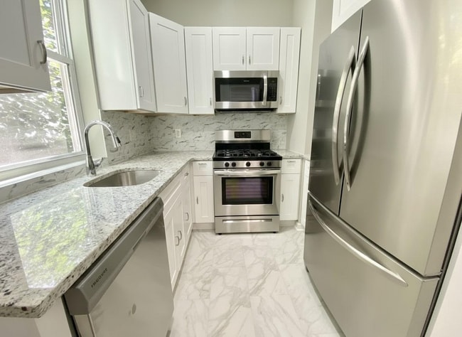 Building Photo - 929 N 43rd St