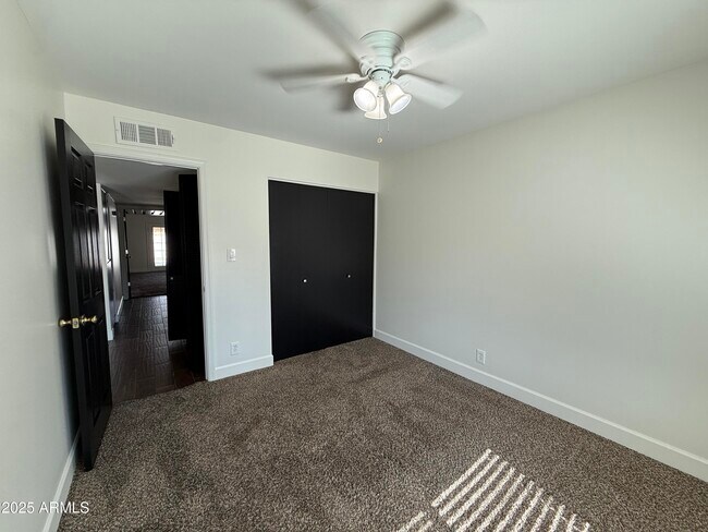 Building Photo - 8902 E Cholla St