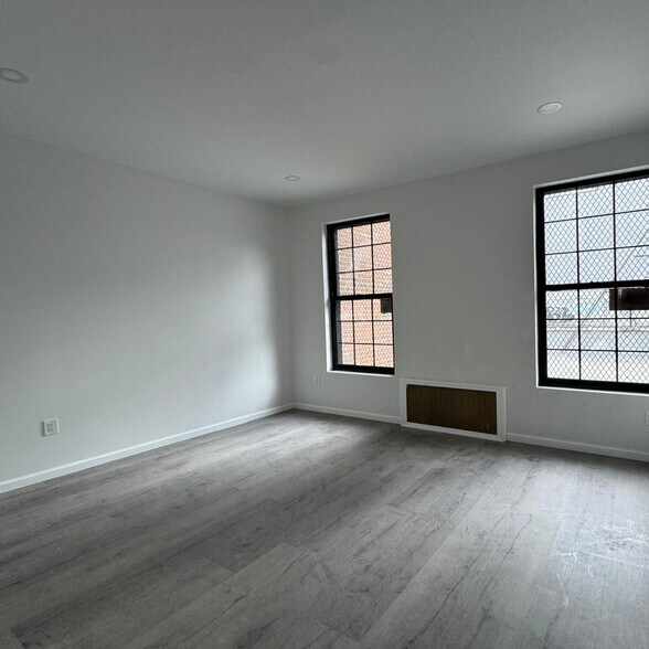 Building Photo - 260 Wyckoff Ave