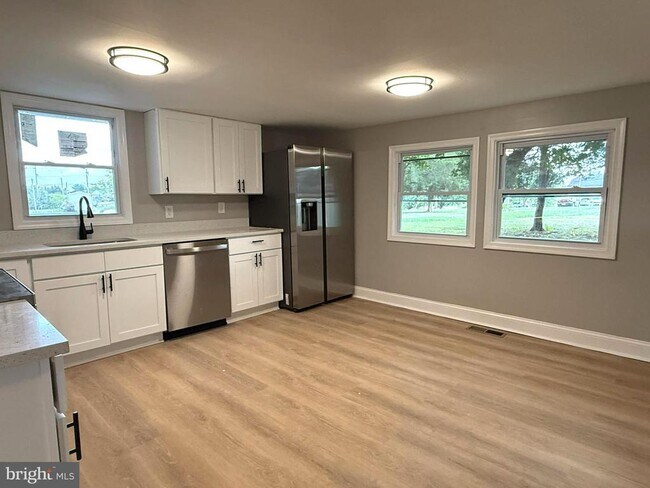 Building Photo - 87 Becks Ln