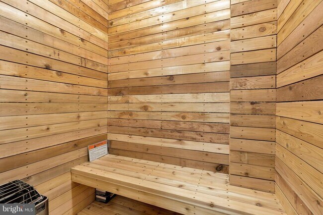 Building Photo - 1706 Bay St SE