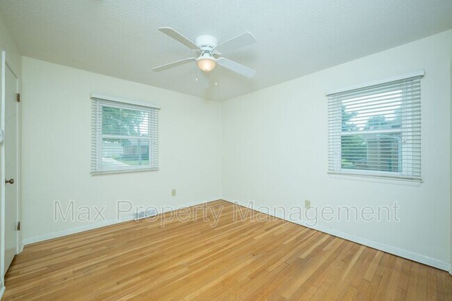 Building Photo - 5707 NW 66th Ave