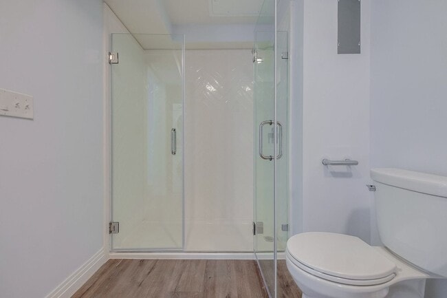 Building Photo - Prime Koreatown Brand New 2 Story Loft Style Unit! 6 Weeks Free Rent Concession