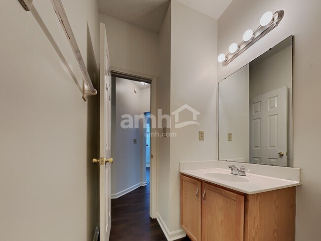 Building Photo - 1588 Wynne Rd