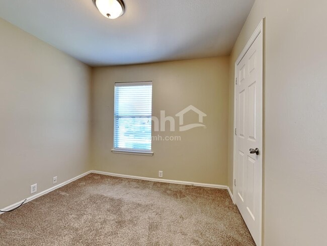 Building Photo - 714 Quail Hollow Dr