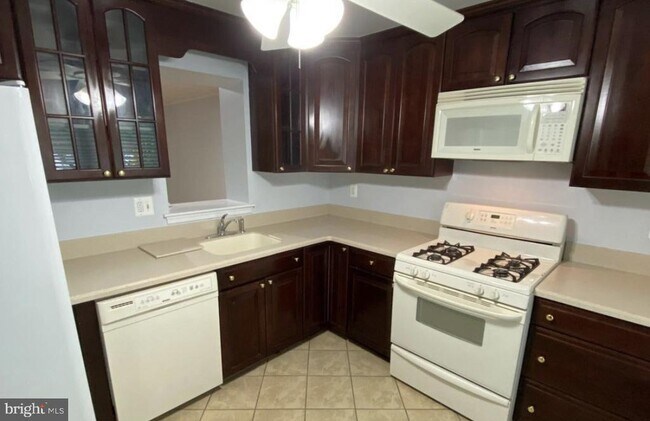 Building Photo - 14447 Four Chimney Dr