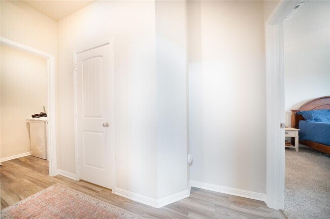 Building Photo - 1228 Vogel Dr