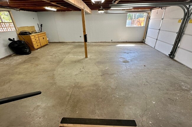 Building Photo - 470 College Ave