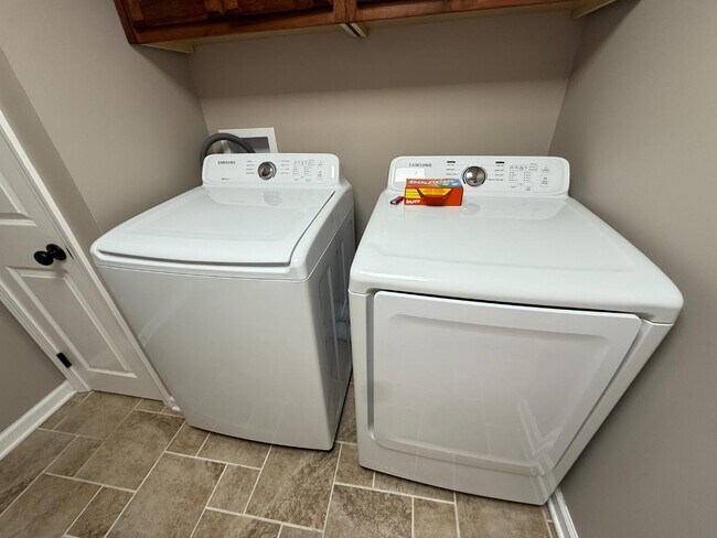 Building Photo - 3125 Hwy 49 E