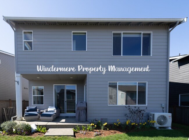 Building Photo - Stunning and spacious 5 bed in McCormick Village!