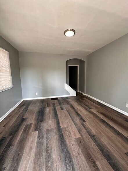 Building Photo - 909 2nd Ave