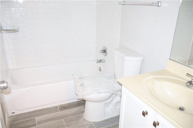 Building Photo - 308 Mill Pond Ct SE