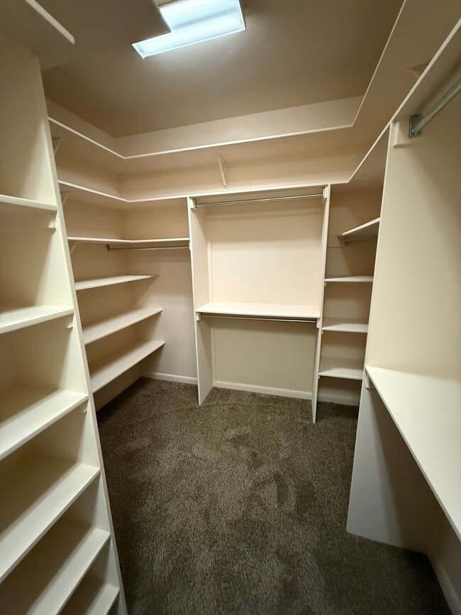 Building Photo - 1903 Coyote Ridge Dr