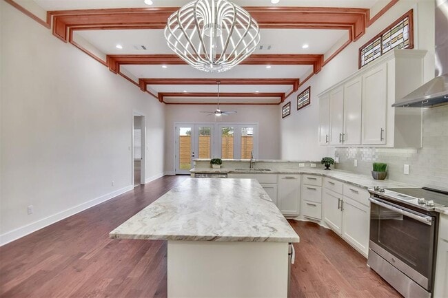 Building Photo - 4100 S Texas Ave