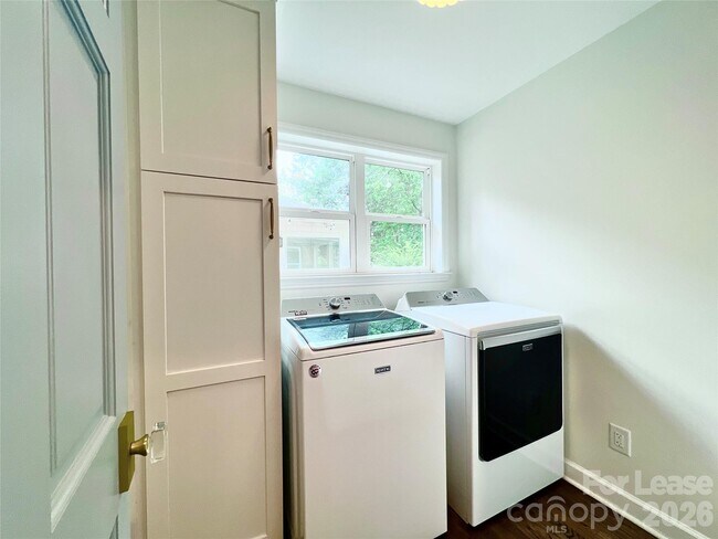 Building Photo - 6414 Greencove Dr