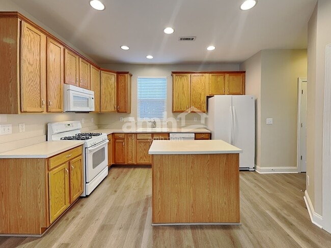 Building Photo - 15721 Seafield Ln