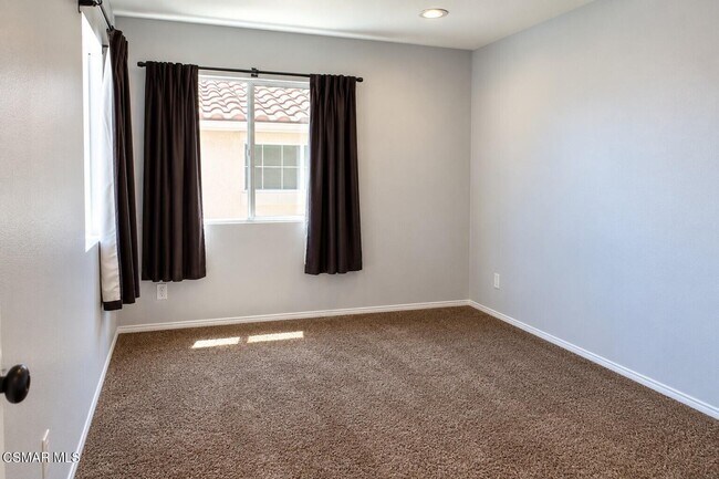 Building Photo - 885 Aloe Ln