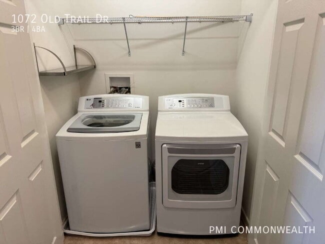 Building Photo - 1072 Old Trail Dr