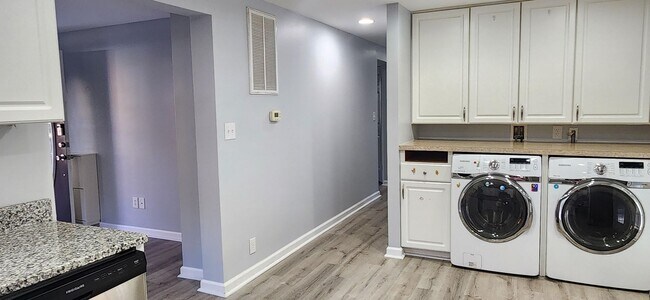 Building Photo - Cozy 3 Bedroom Rambler Nestled on a large property