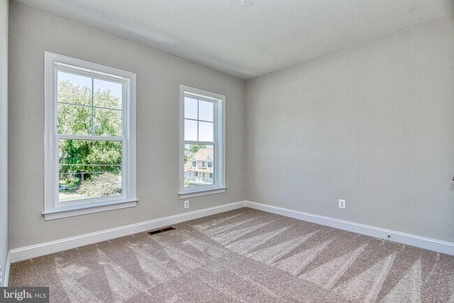 Building Photo - 3100 Greenway Blvd