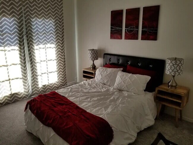 Building Photo - FULLY FURNISHED RESORT STYLE LIVING WITH MOUNTAIN VIEWS MOVE IN TODAY