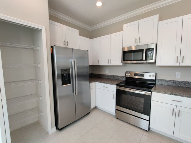 Building Photo - 23251 Willow Glen Way