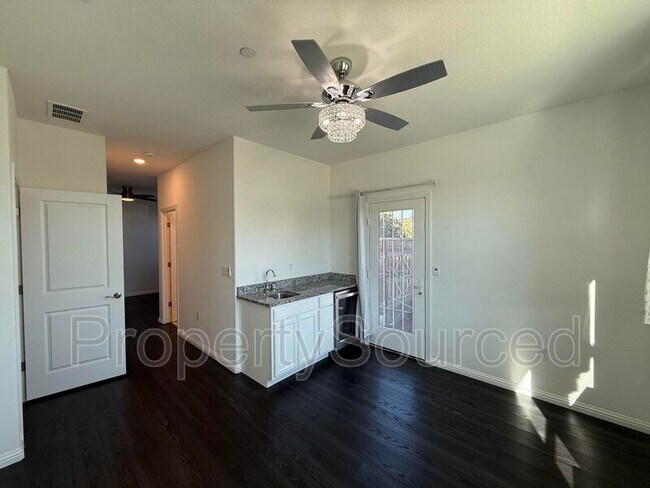 Building Photo - 2703 Rabbit Holw Dr