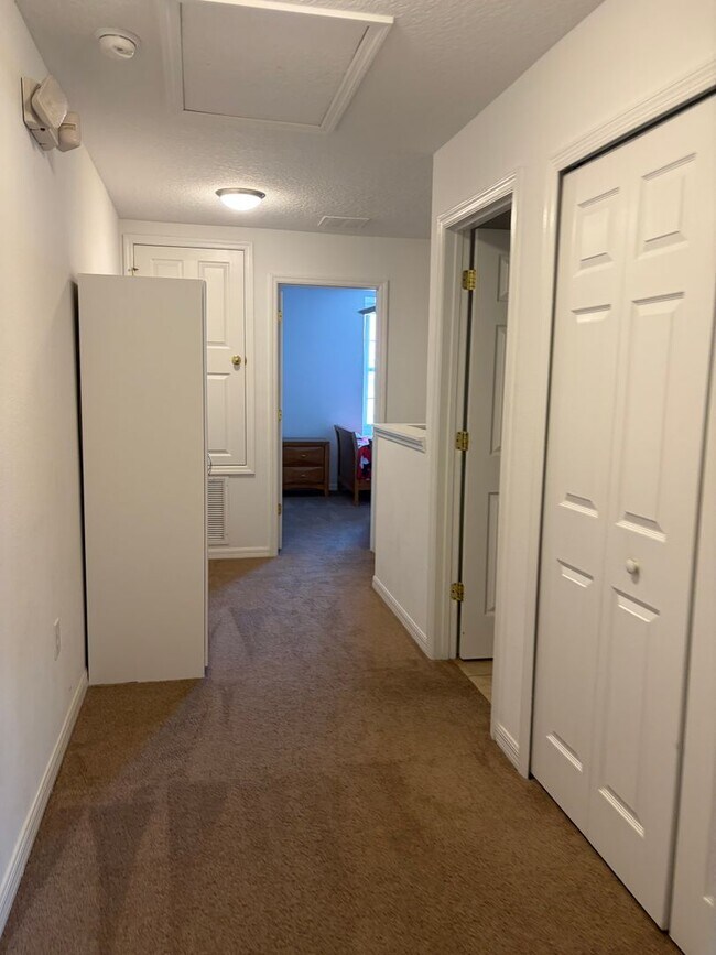 Building Photo - 3095 Seaview Castle Dr