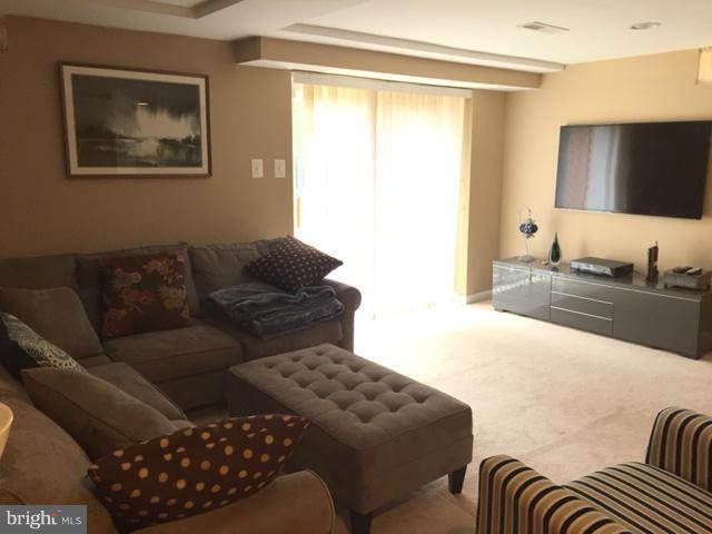 Building Photo - 11125 Hunt Club Dr