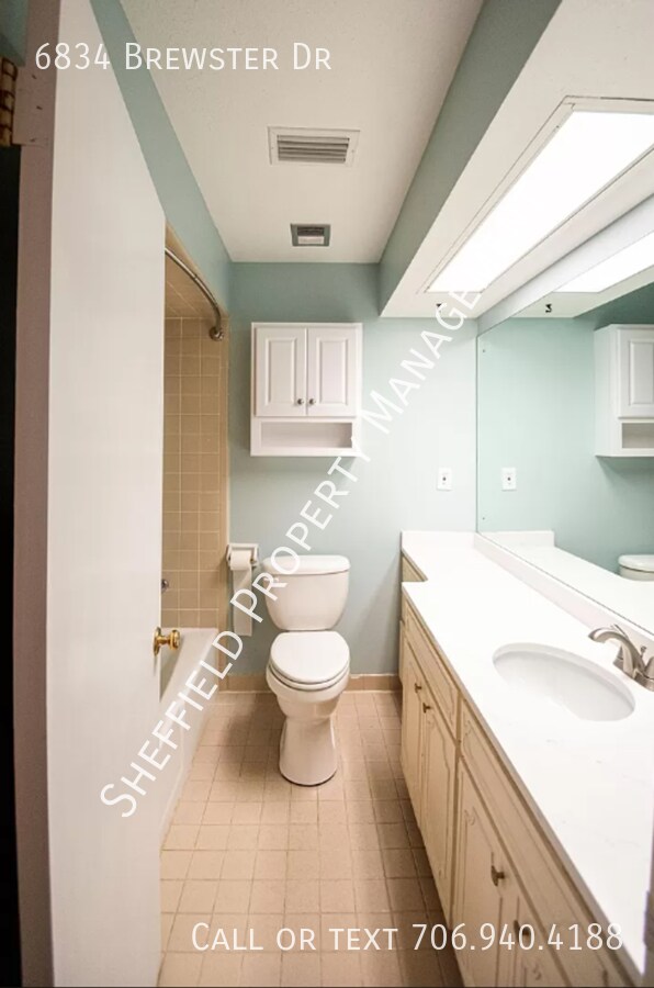Building Photo - Beautiful home available today!