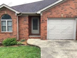 Building Photo - 300 Trista Ln