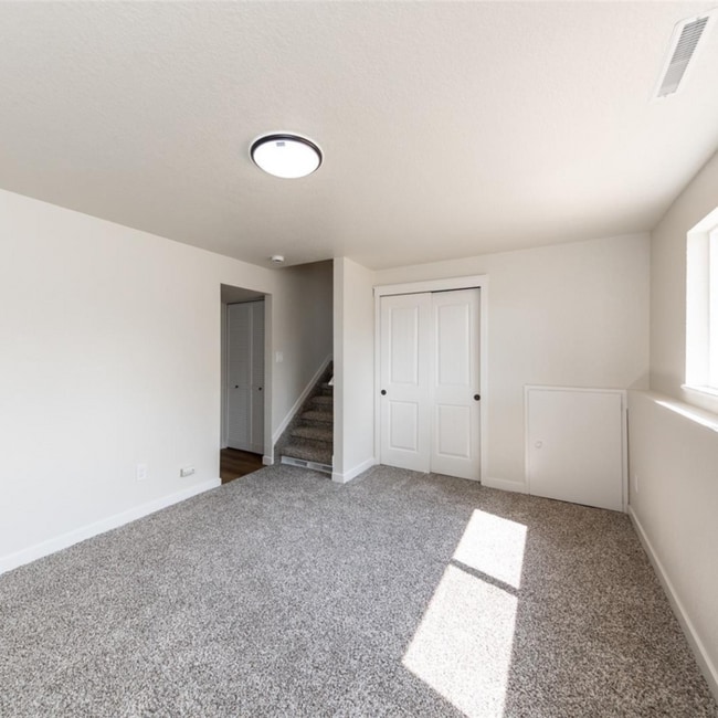 Building Photo - 726 Paradise Ln
