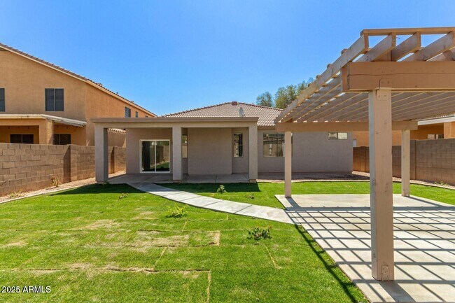 Building Photo - 9518 W Minnezona Ave