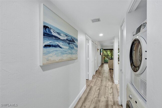 Primary Photo - 600 Neapolitan Way