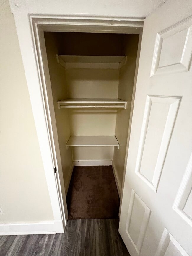 Building Photo - 696 Main St